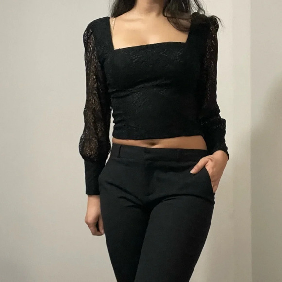 ๐ค Dynamite Lace Sleeved Crop Top! Womanโs Size Small ๐ค - Picture 12 of 14